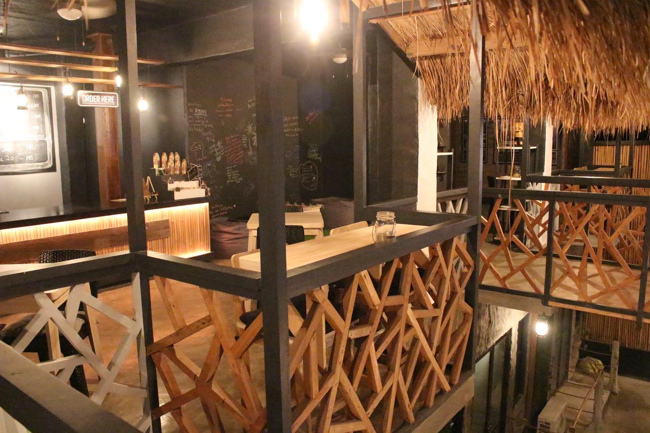 The Cavern Pod Hotel & Specialty Cafe El Nido Eksteriør billede