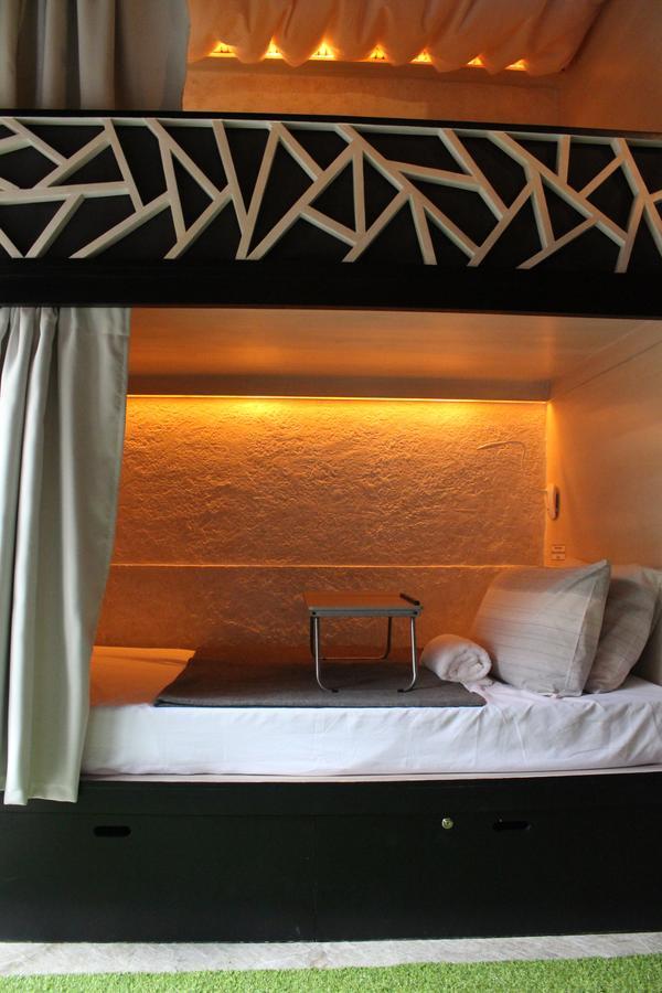 The Cavern Pod Hotel & Specialty Cafe El Nido Eksteriør billede